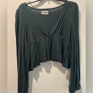 UO Crop top blouse
